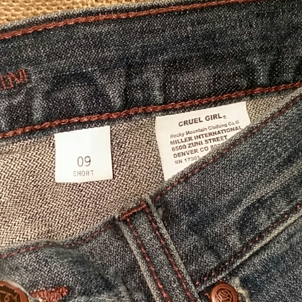 Jeans - Picture 2 of 4